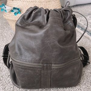 Rough and Tumble Large double zip train wolf